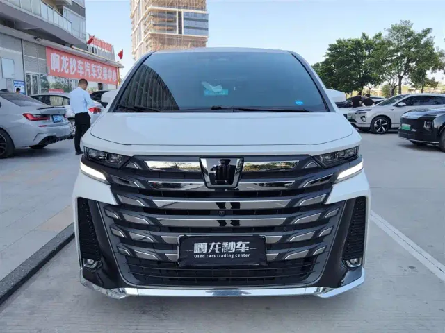 Toyota Vellfire — Фото автомобиля 2