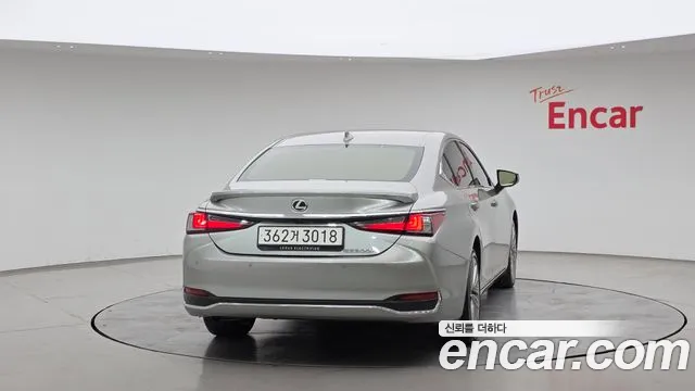 Lexus ES 7th Gen — Фото автомобиля 4