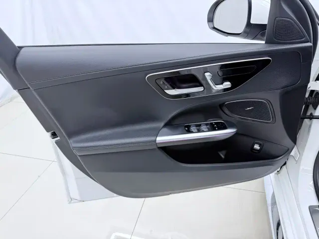 Mercedes-Benz C-Class — Фото автомобиля 16