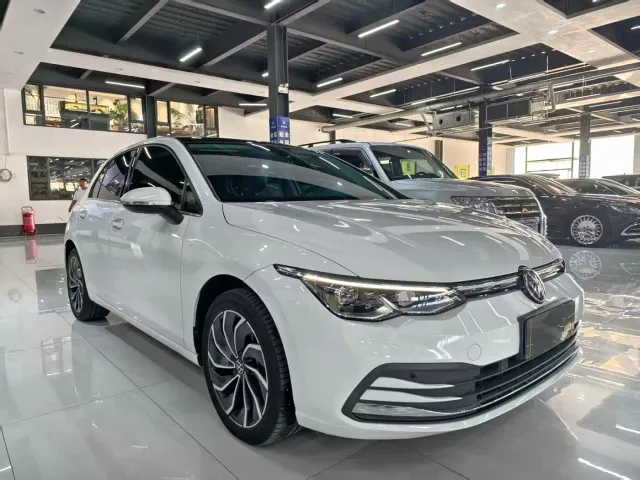 Volkswagen Golf — Фото автомобиля 3