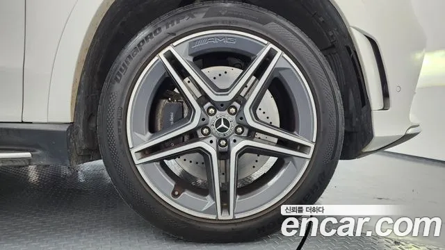 Mercedes-Benz GLS-Class — Фото автомобиля 5