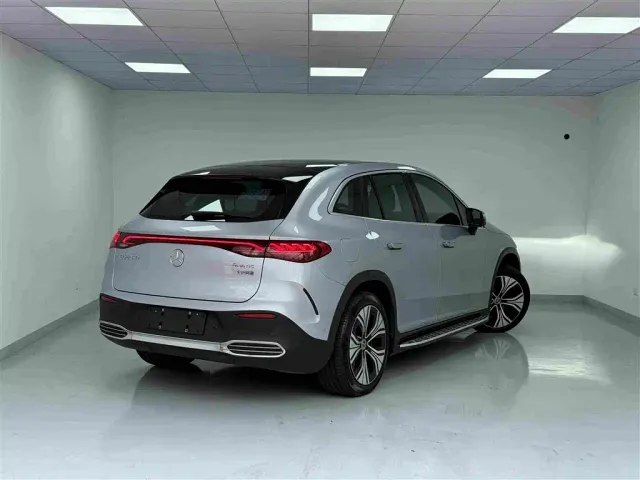 Mercedes-Benz EQE SUV — Фото автомобиля 22
