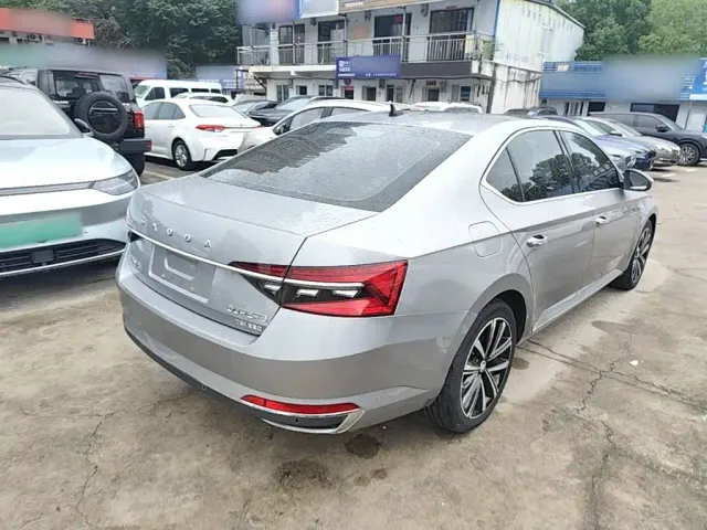 Skoda Superb — Фото автомобиля 6