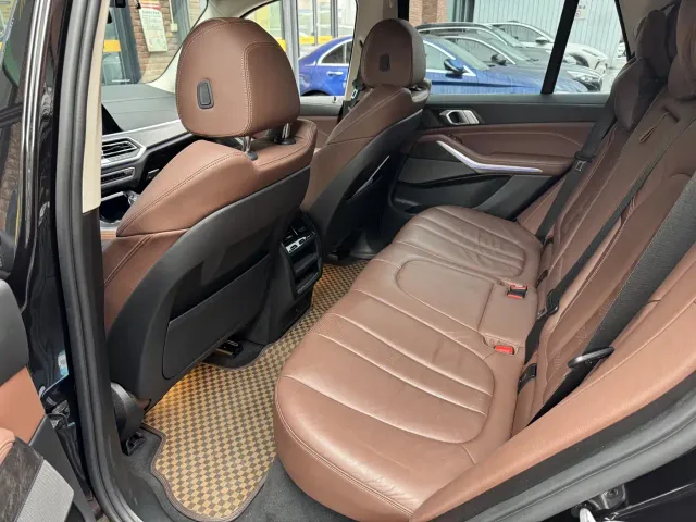 BMW X5 — Фото автомобиля 9