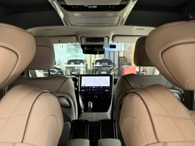 Toyota Alphard — Фото автомобиля 21