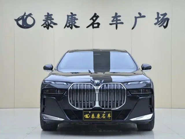 BMW 7 Series — Фото автомобиля 2
