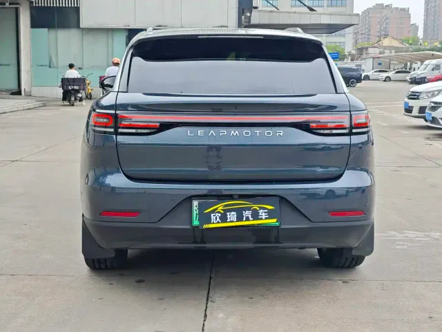 Leapmotor C11 — Фото автомобиля 12