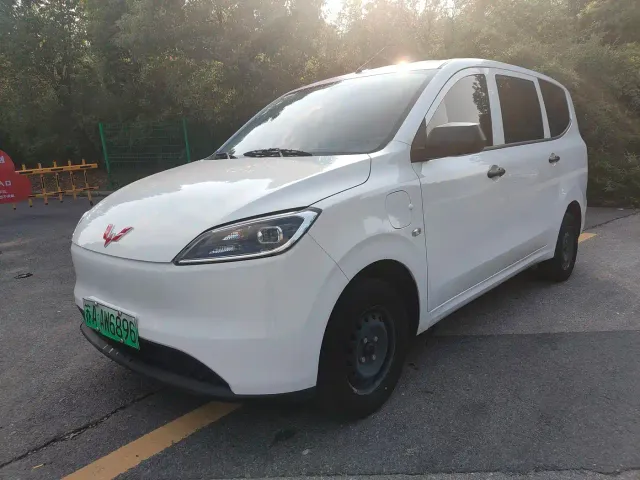 Фотография автомобиля — Wuling Hongguang