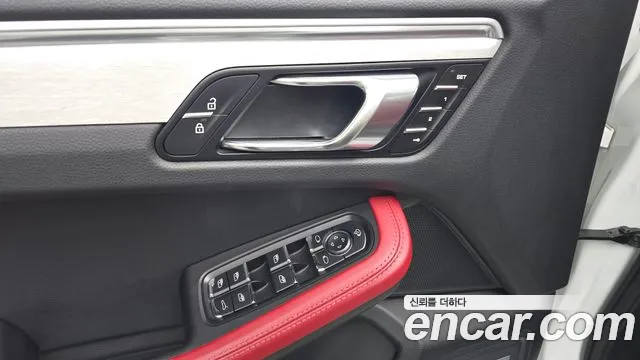 Porsche Macan — Фото автомобиля 29