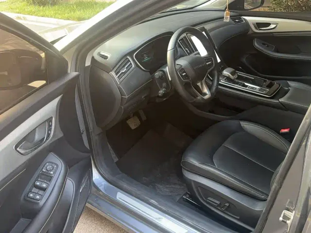 Roewe i6 MAX — Фото автомобиля 11