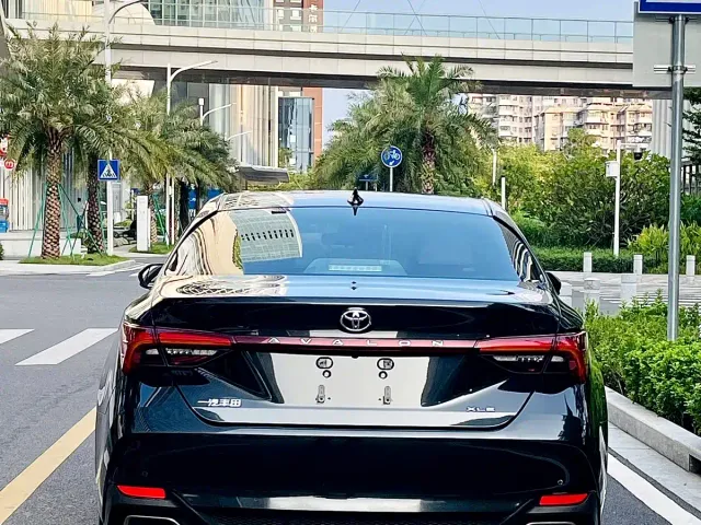 Toyota Avalon — Фото автомобиля 6