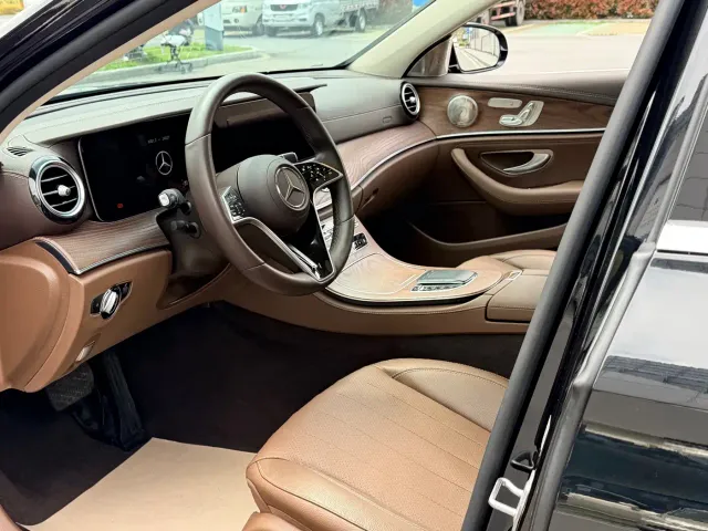 Mercedes-Benz E-Class — Фото автомобиля 9