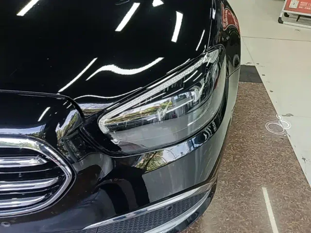 Mercedes-Benz E-Class — Фото автомобиля 23