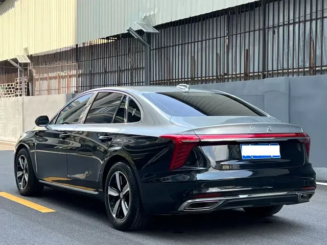 Hongqi H5 — Фото автомобиля 8