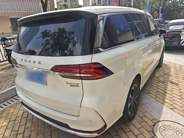 Roewe iMAX8 — Фото автомобиля 6
