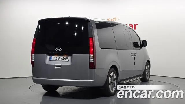 Hyundai Staria Staria Tourer 9 мест — Фото автомобиля 2