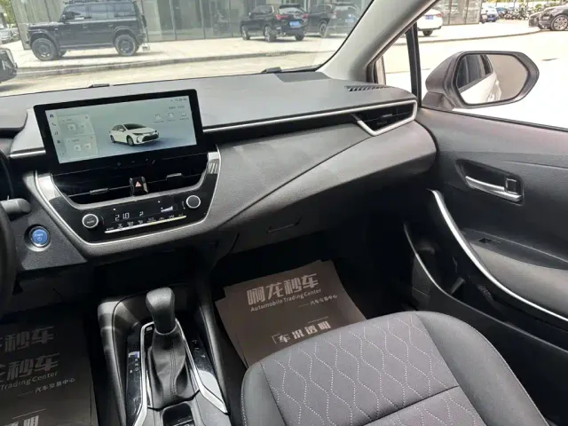 Toyota Corolla — Фото автомобиля 10