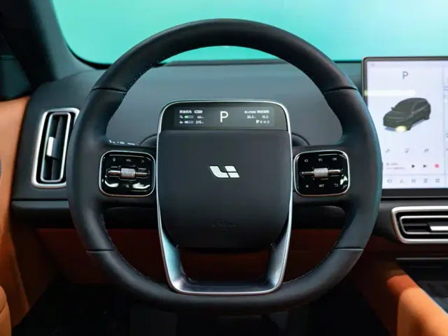 Li Auto L6 — Фото автомобиля 10