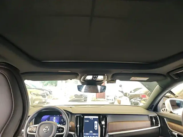 Volvo S90 — Фото автомобиля 13