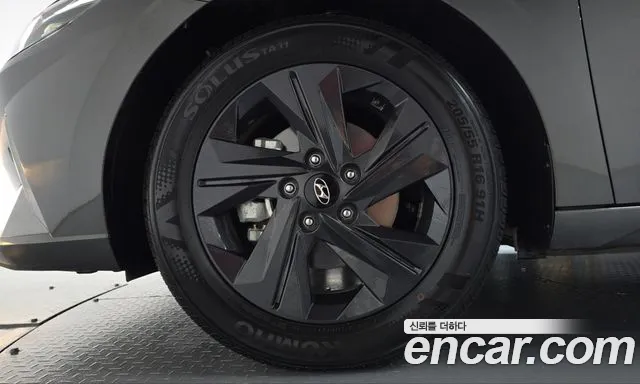 Hyundai Avante — Фото автомобиля 5