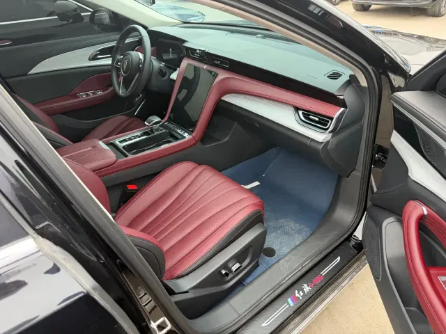 Hongqi H5 — Фото автомобиля 14