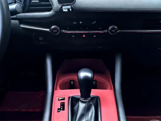 Mazda Axela — Фото автомобиля 7