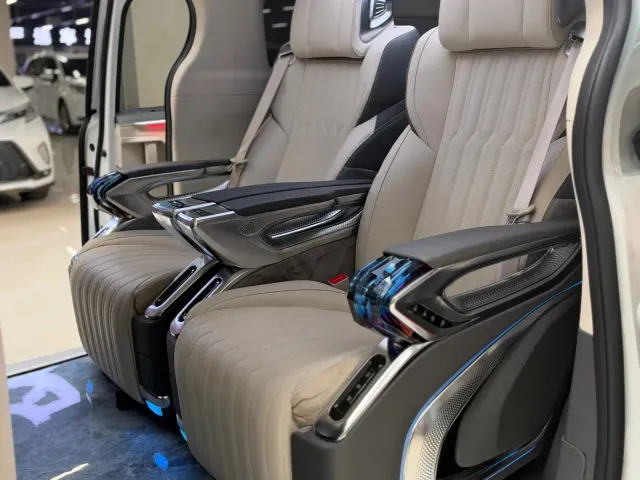Toyota Sienna — Фото автомобиля 5