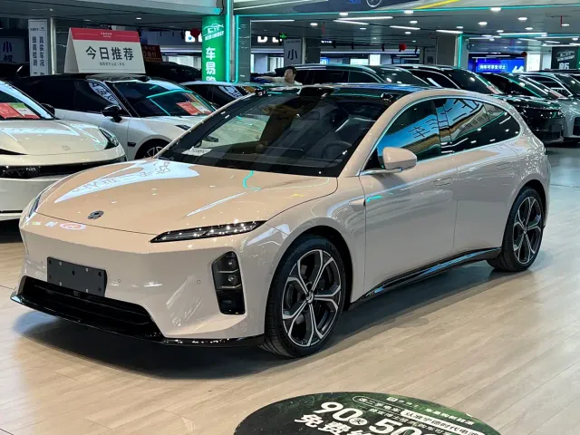 Фотография автомобиля — Nio ET5 Touring