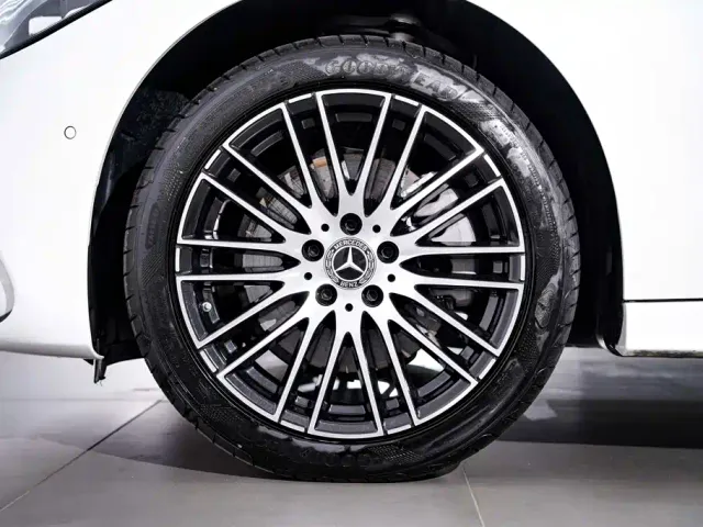 Mercedes-Benz C-Class — Фото автомобиля 12