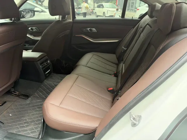 BMW 3 Series — Фото автомобиля 9