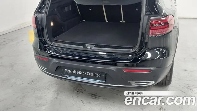 Mercedes-Benz EQB — Фото автомобиля 11