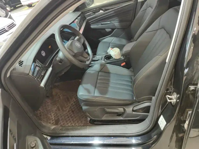 Volkswagen Passat — Фото автомобиля 14