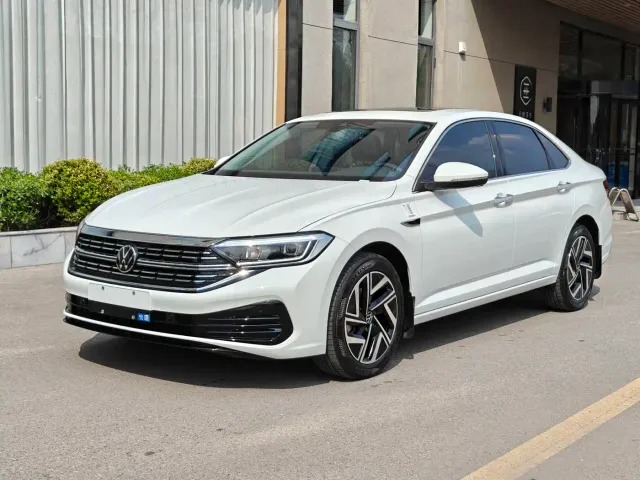 Фотография автомобиля — Volkswagen Sagitar