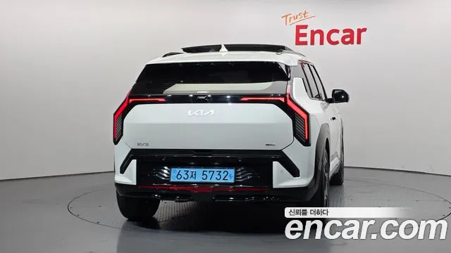 Kia EV3 — Фото автомобиля 4