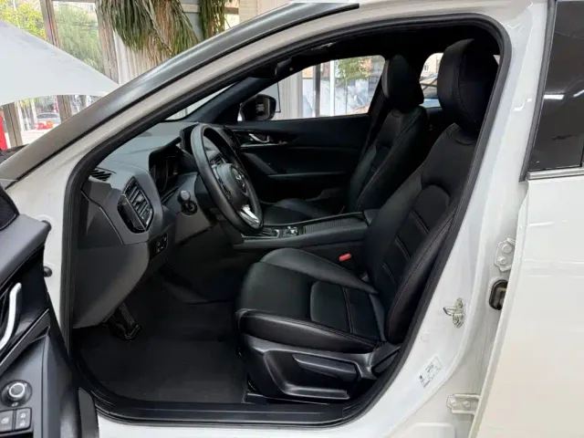 Mazda CX-4 — Фото автомобиля 16