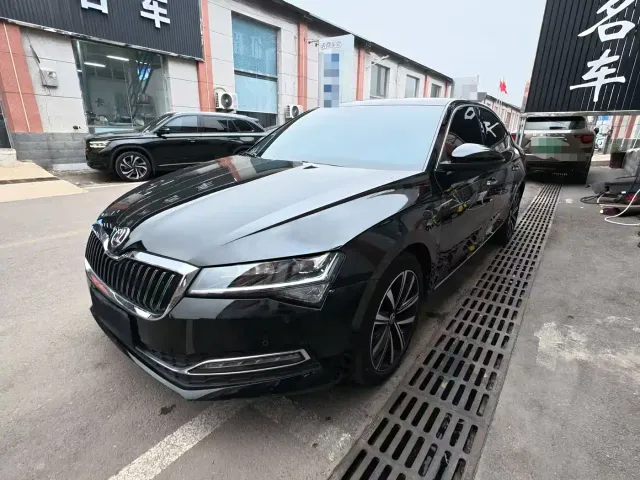Фотография автомобиля — Skoda Superb