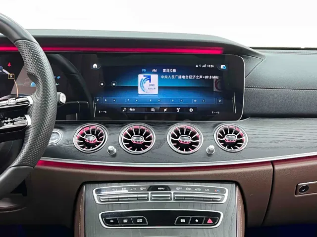 Mercedes-Benz E-Class — Фото автомобиля 18
