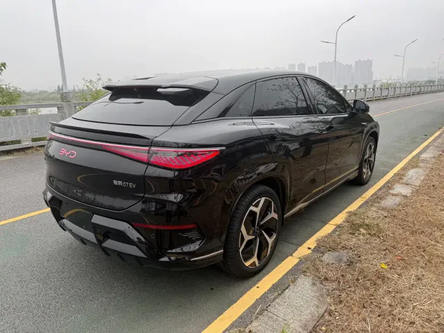 BYD Sealion 07 EV — Фото автомобиля 7