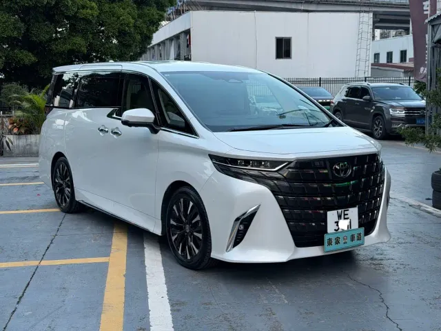 Фотография автомобиля — Toyota Alphard