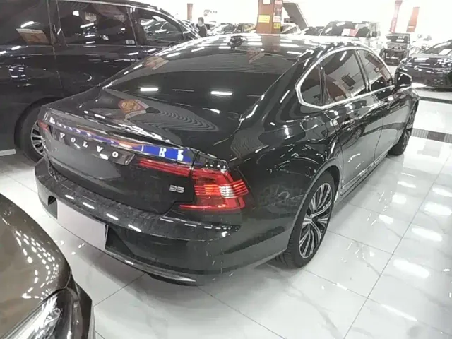 Volvo S90 — Фото автомобиля 6