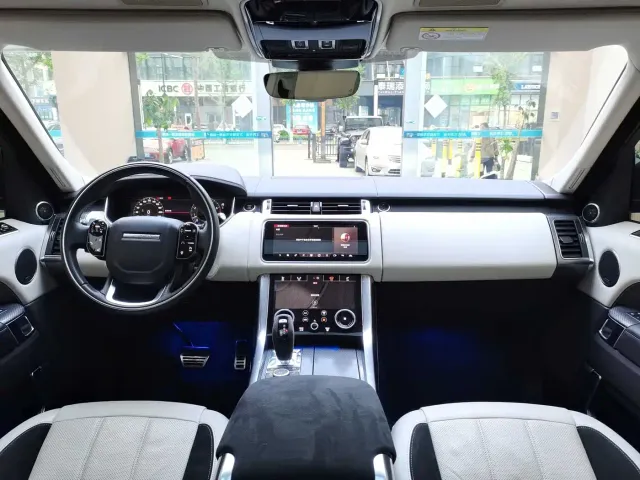 Land Rover Range Rover Sport — Фото автомобиля 8