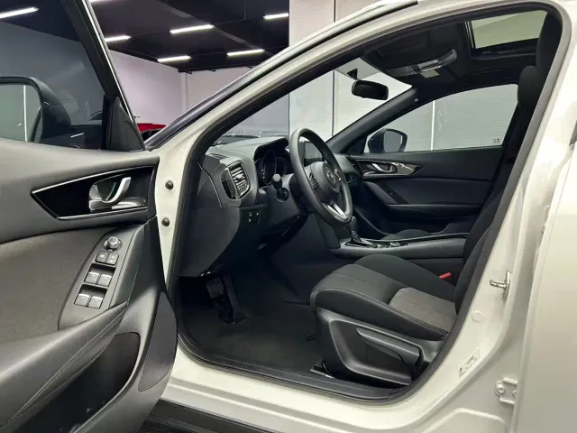 Mazda CX-4 — Фото автомобиля 9