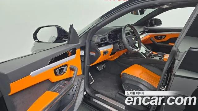 Lamborghini Urus — Фото автомобиля 15