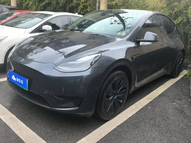 Фотография автомобиля — Tesla Model Y