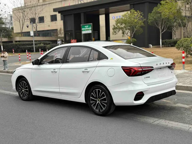 Roewe i5 — Фото автомобиля 5