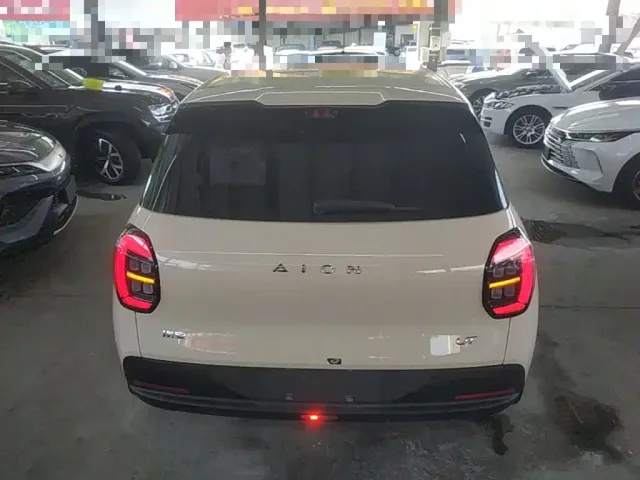 GAC Aion UT — Фото автомобиля 5