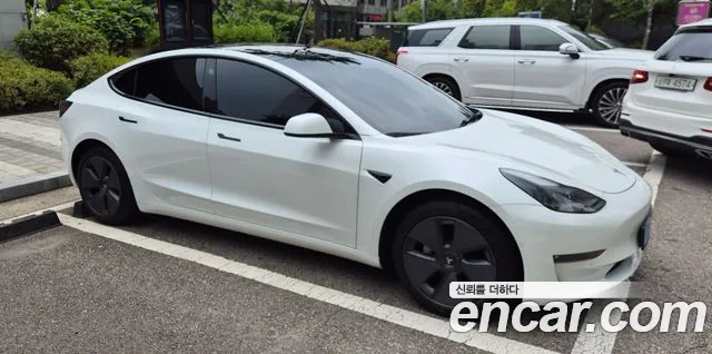 Tesla Model 3 — Фото автомобиля 3