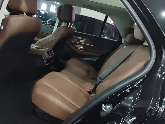 Mercedes-Benz GLE-Class — Фото автомобиля 16