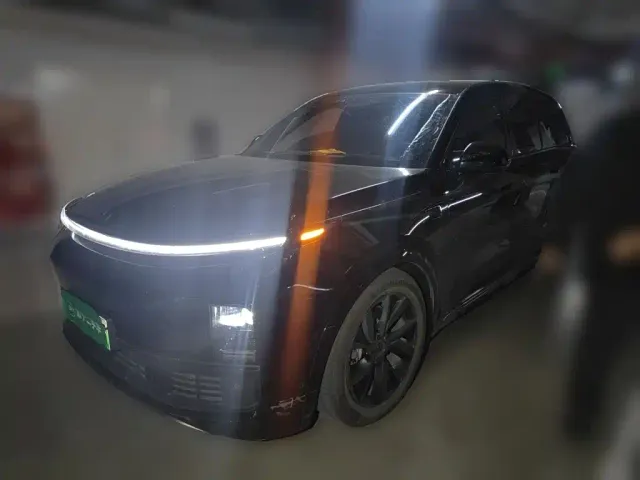 Фотография автомобиля — Li Auto L8
