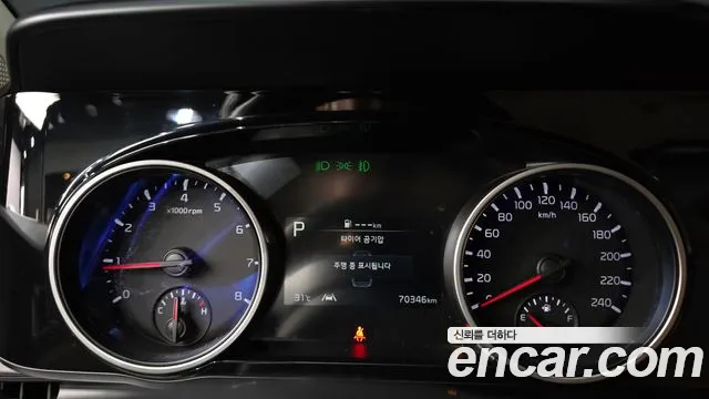 Kia Canival Carnival 4 поколение Бензин 9 мест Prestige — Фото автомобиля 8